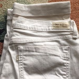 Levi’s White Cropped Jeans size 12